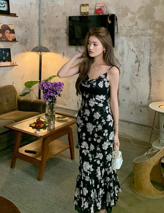  New summer temperament suspender lace hollow floral dress 