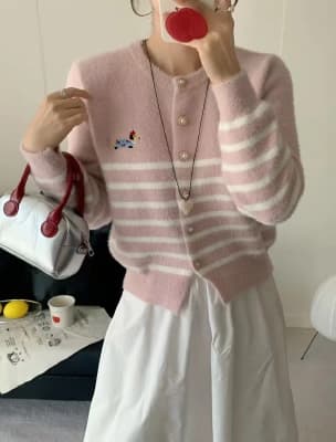 Trendy Korean-style striped embroidered chic round neck knitted cardigan