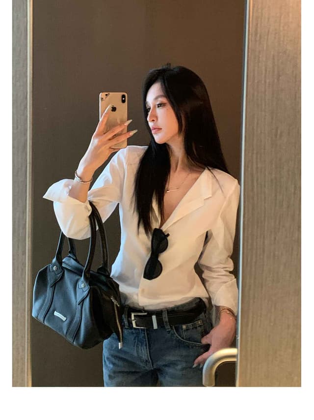  V-neck simple white shirt