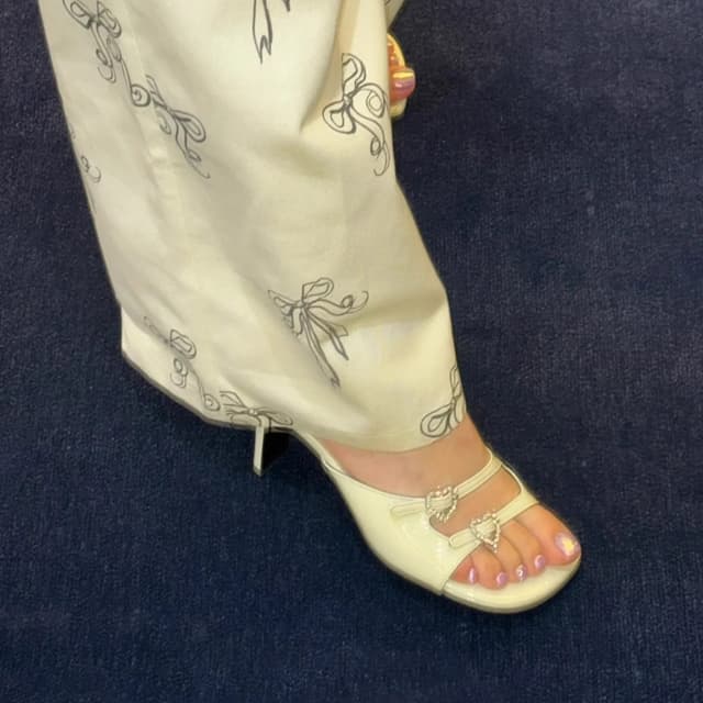 Rhinestone heart square head one-word high heel slippers